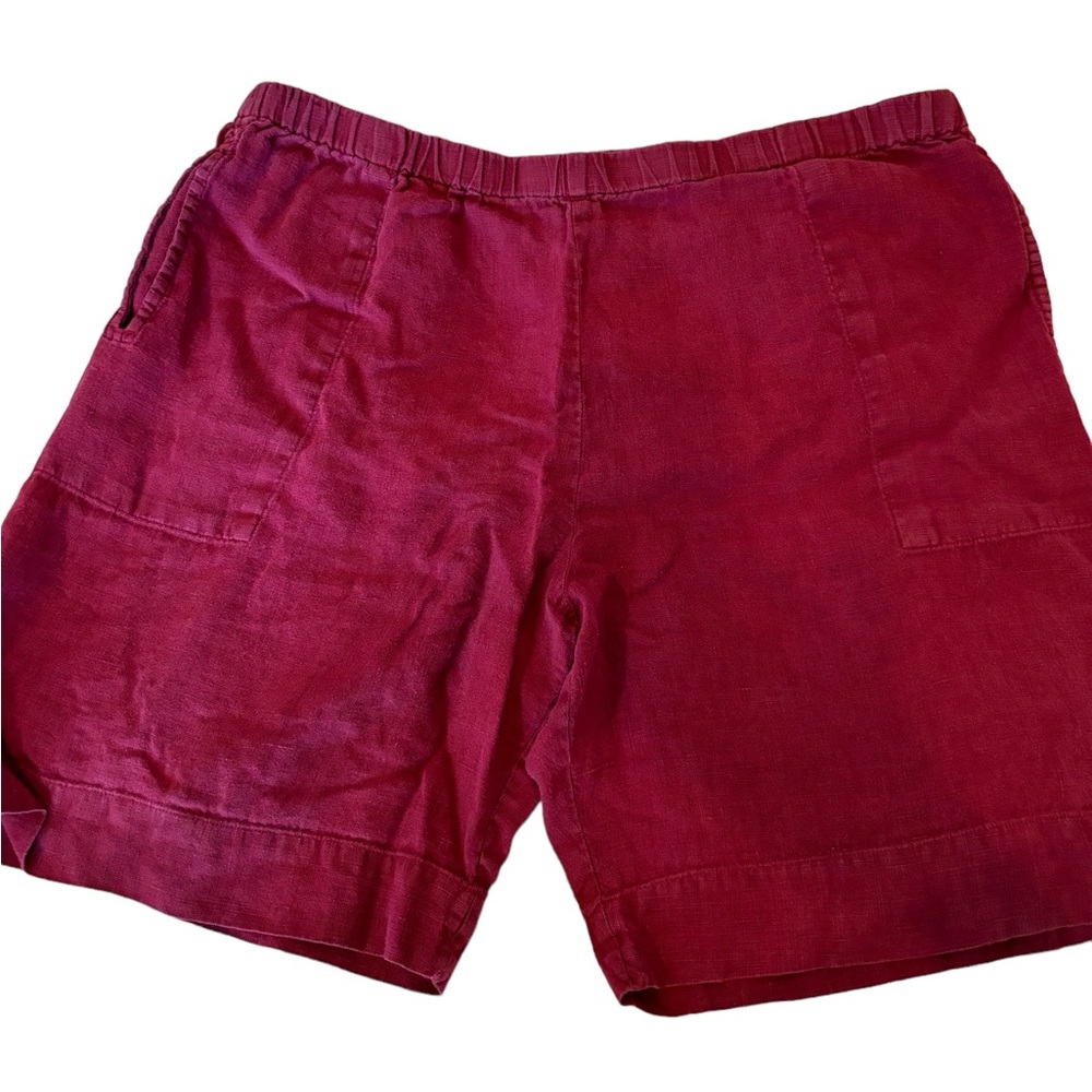 Chico’s Design Shorts Raspberry Color Textured Fabric High Waisted Size 12